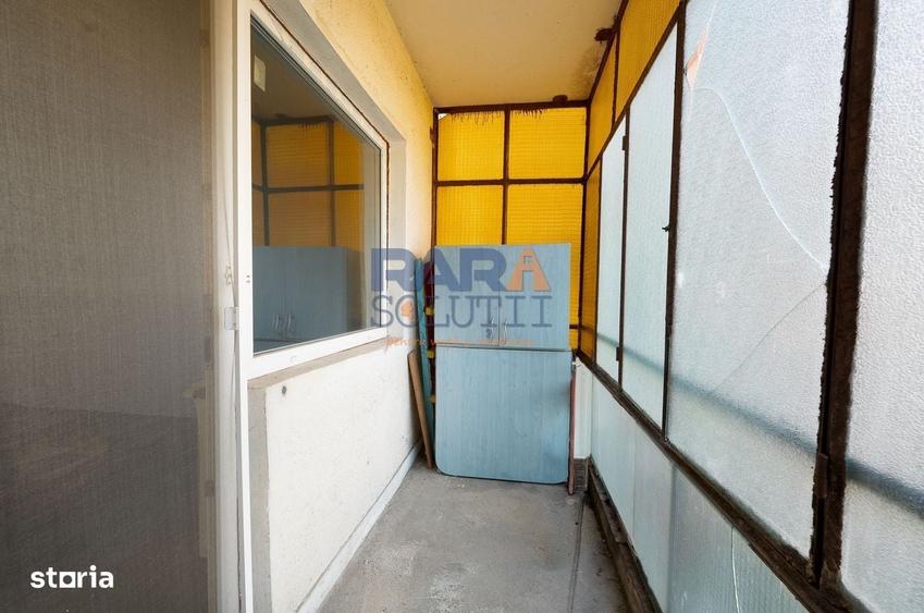 Apartament cu 3 camere decomandat în Horia