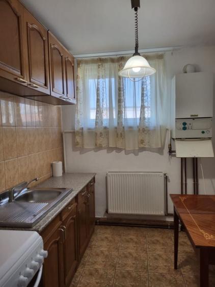 Apartament cu 2 camere semidecomandat în Calea București