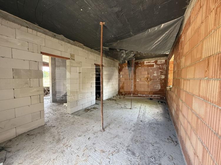 Duplex cu 4 camere cu Canalizare în Central