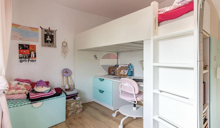 Casă individuală cu 6 camere cu Teren 240 Mp în Corbeanca