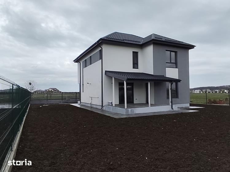 Casă cu 4 camere cu Teren 503 Mp în Tărtășești