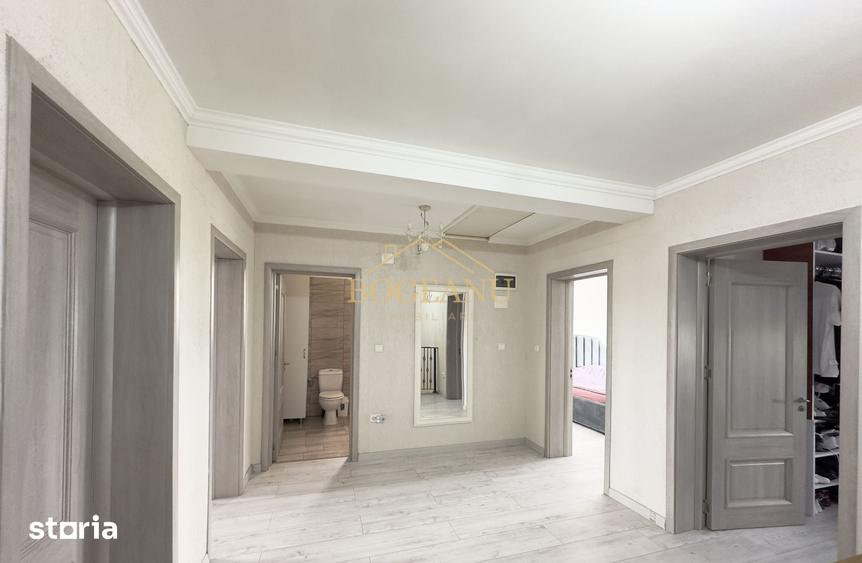 Casă cu 5 camere cu Teren 440 Mp în Plopi