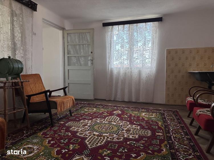 Casă cu 4 camere în Central