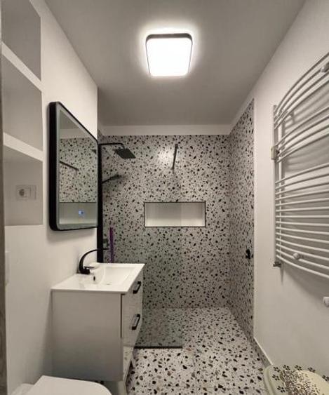 Apartament cu 3 camere semidecomandat în Drumul Taberei