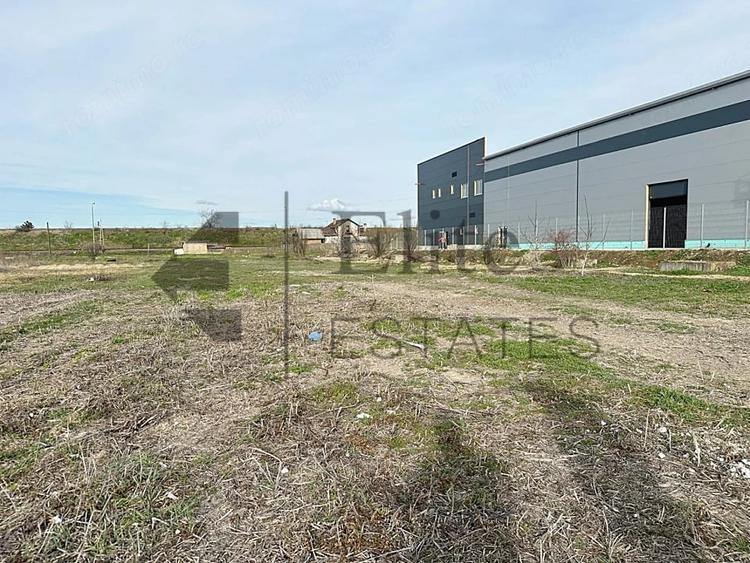 Teren de 4300 mp, în Central