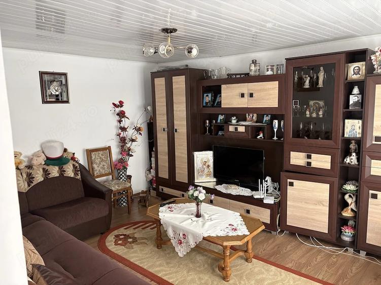Casă cu Teren 1000 Mp în Corni-Albești