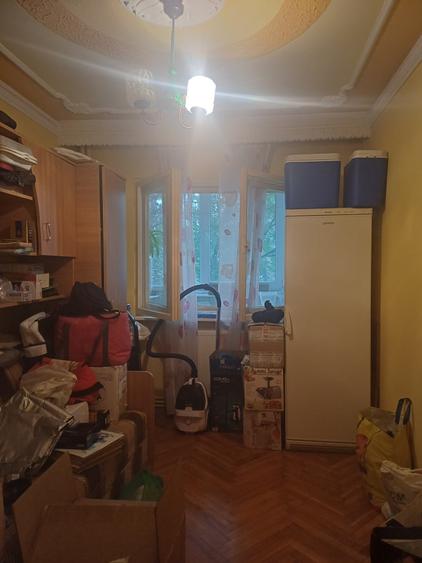 Apartament cu 4 camere semidecomandat în Vasile Aaron