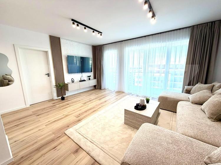 Apartament cu 2 camere semidecomandat, mobilat în Mărăști