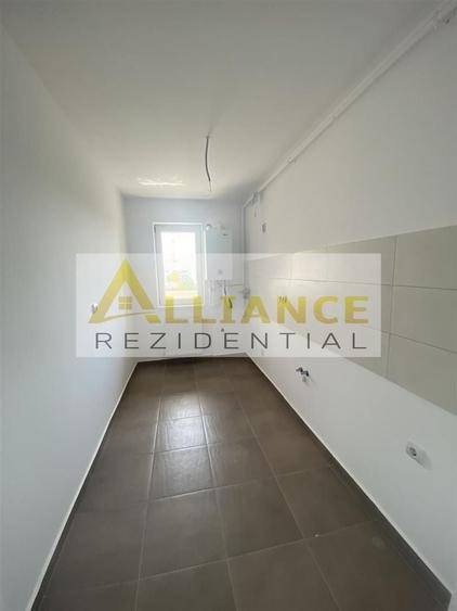 Apartament cu 3 camere decomandat în Berceni