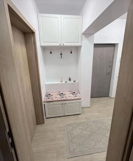 Apartament cu 3 camere decomandat în Exterior Vest