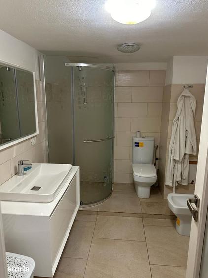 Apartament cu 5 camere decomandat în Central
