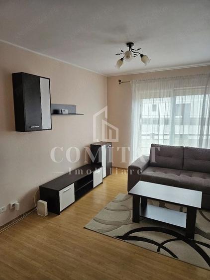 Apartament cu 3 camere semidecomandat, mobilat în Bună Ziua