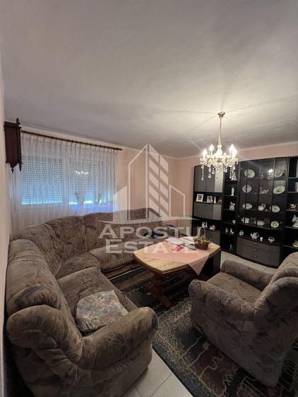 Casă individuală cu 5 camere cu Teren 465 Mp în Mehala