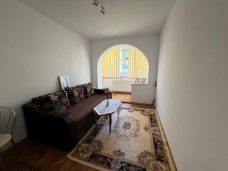 Apartament cu 2 camere decomandat, mobilat în Central