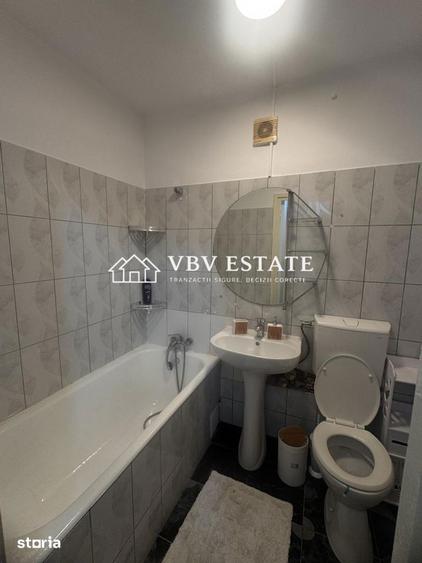 Apartament cu 3 camere semidecomandat în Drumul Taberei
