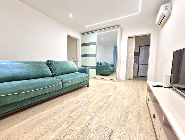 Apartament cu 2 camere decomandat în Victoriei
