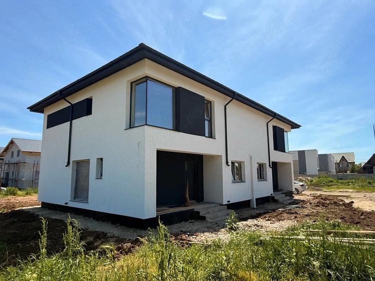 Casă cu 4 camere cu Teren 450 Mp în Central