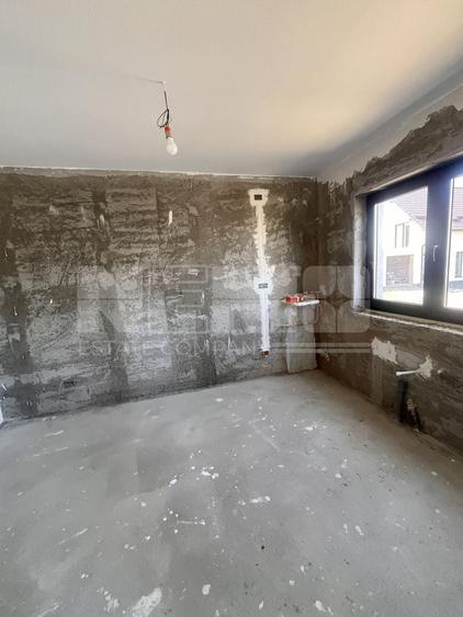 Casă individuală cu 4 camere cu Canalizare în Sfântu Ilie