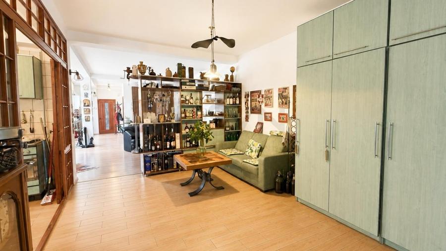 Apartament cu 3 camere decomandat, mobilat în Armeneasca