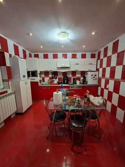 Casă cu 4 camere în Cârcea