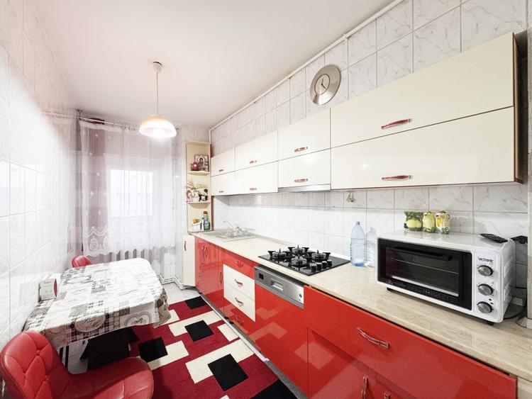 Penthouse cu 4 camere decomandat, mobilat în Cug