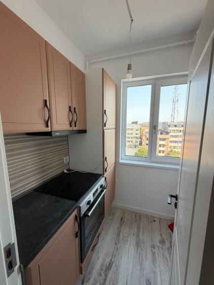 Apartament cu 3 camere decomandat, mobilat în Calea Severinului