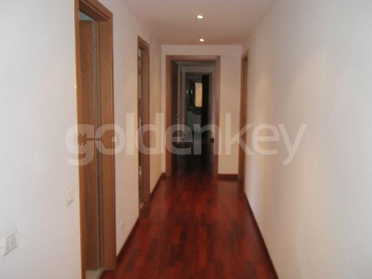 Apartament cu 4 camere decomandat în Herăstrău