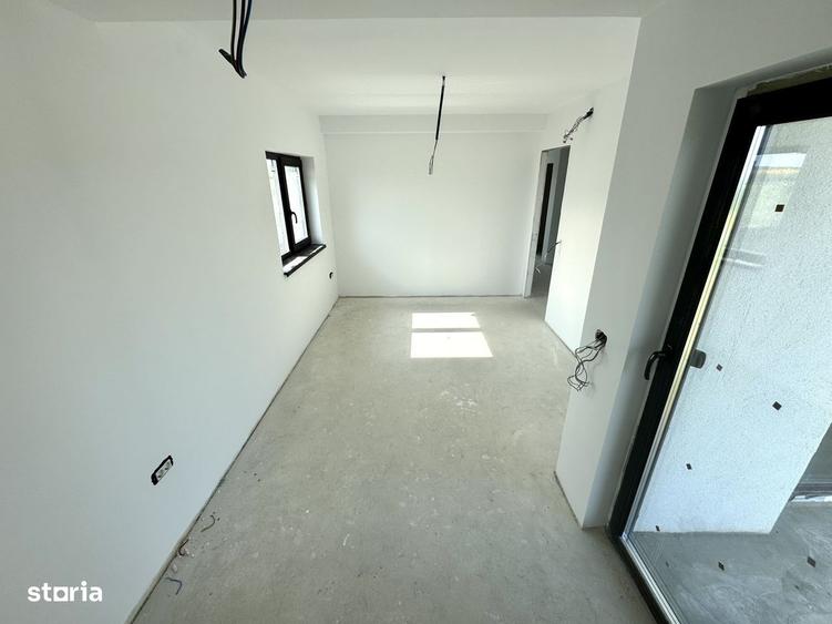 Casă cu 4 camere în Aroneanu