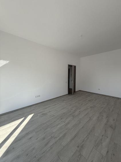 Apartament cu 3 camere decomandat în Theodor Pallady