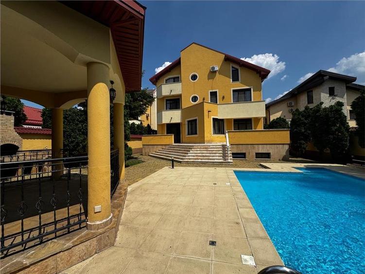 Casă individuală cu 12 camere cu Teren 1000 Mp în Pipera