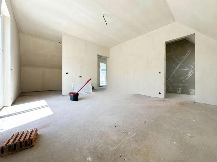 Casă individuală cu 6 camere cu Canalizare în Feleacu