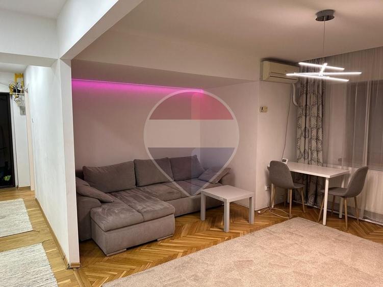 Apartament cu 2 camere decomandat în Central