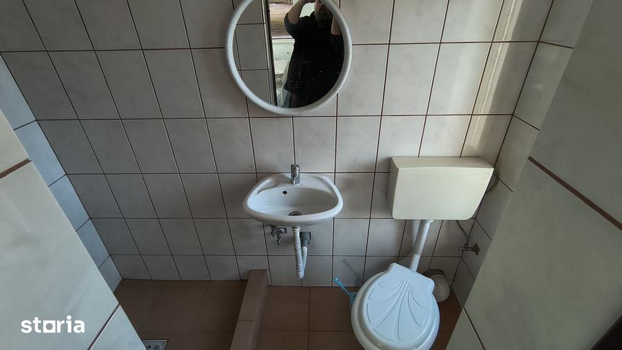 Casă cu 10 camere cu Teren 300 Mp în Sânmartin