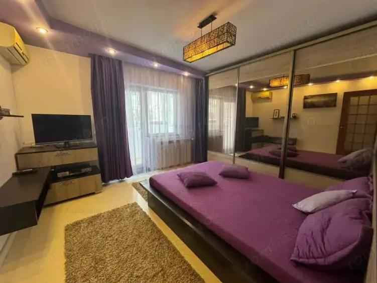 Apartament cu 3 camere decomandat în Decebal