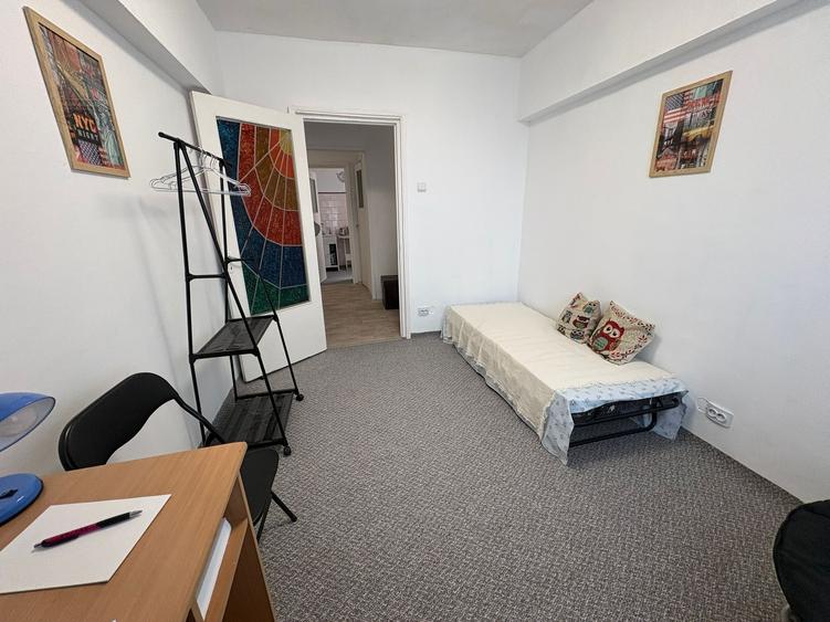 Apartament cu 3 camere decomandat, mobilat în P-ța Reșița