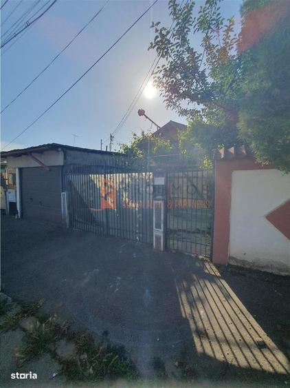 Casă cu 4 camere decomandat în Mihai Viteazu