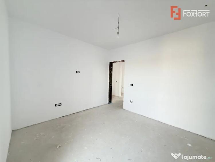 Apartament cu 4 camere în Torontalului