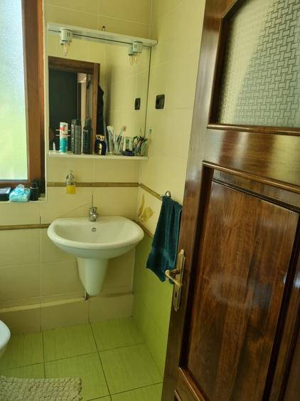Casă individuală cu 5 camere cu Garaj în Central