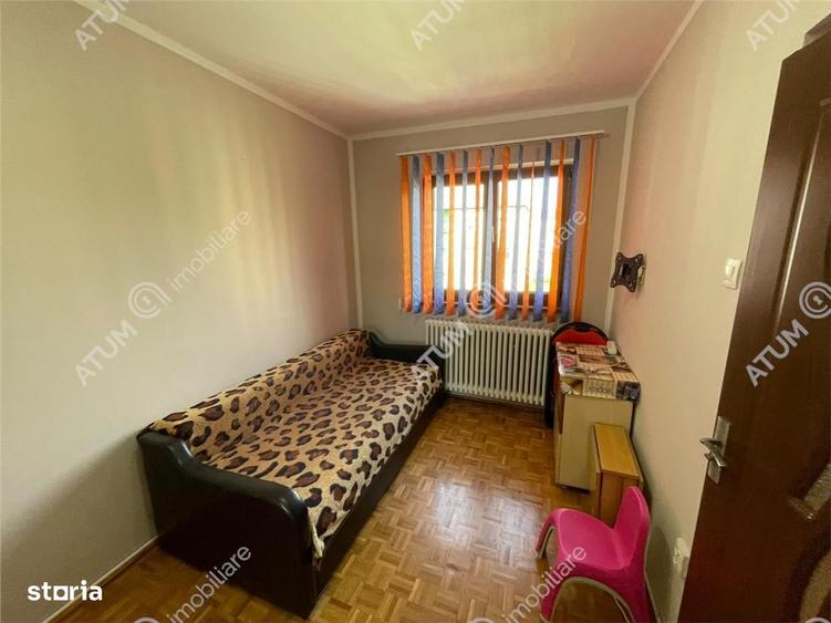 Apartament cu 2 camere nedecomandat, mobilat în Cedonia