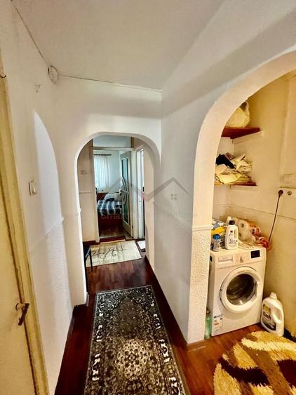 Apartament cu 4 camere decomandat în Nicolina