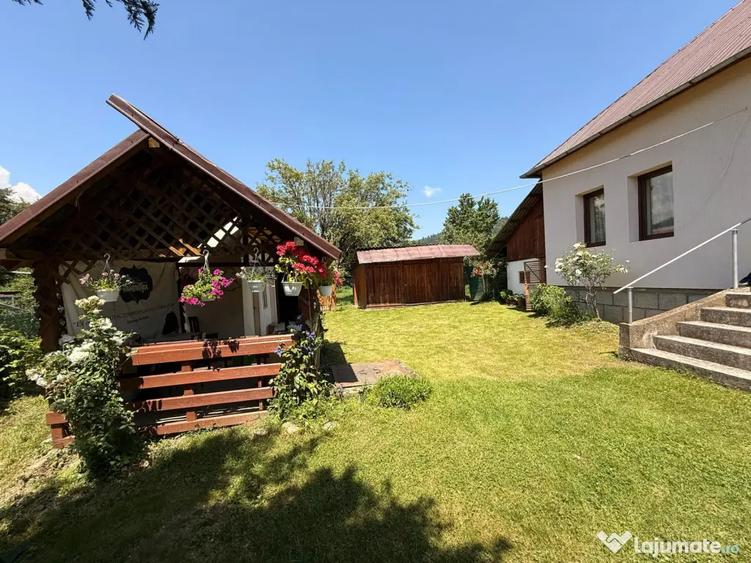 Casă cu 5 camere cu Teren 2146 Mp în Lerești