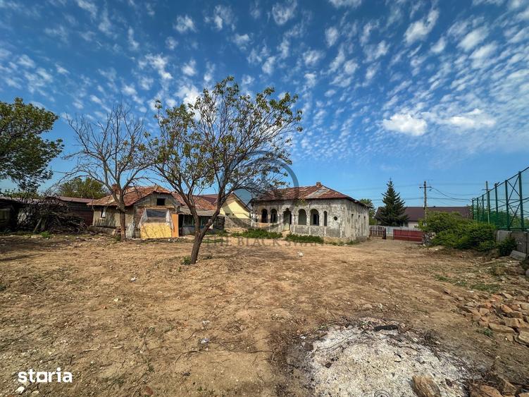 Casă cu 7 camere cu Teren 1100 Mp în Ciorani
