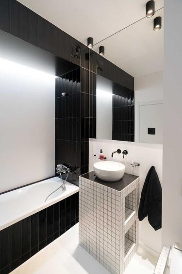 Apartament cu 3 camere decomandat în Victoriei