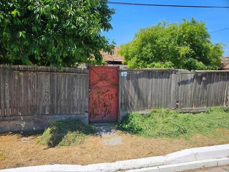 Casă cu 2 camere în Central