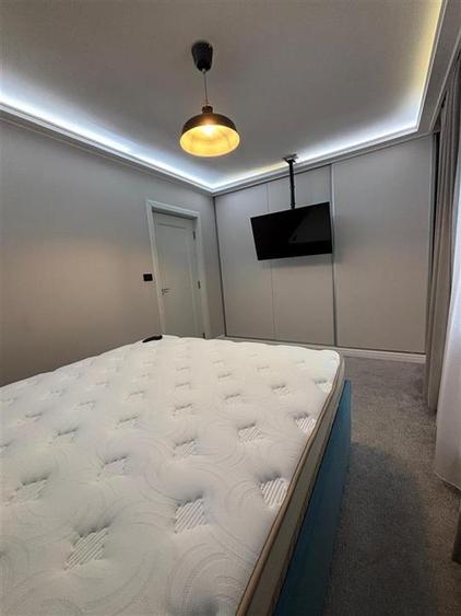 Apartament cu 3 camere decomandat, mobilat în Podu Roș