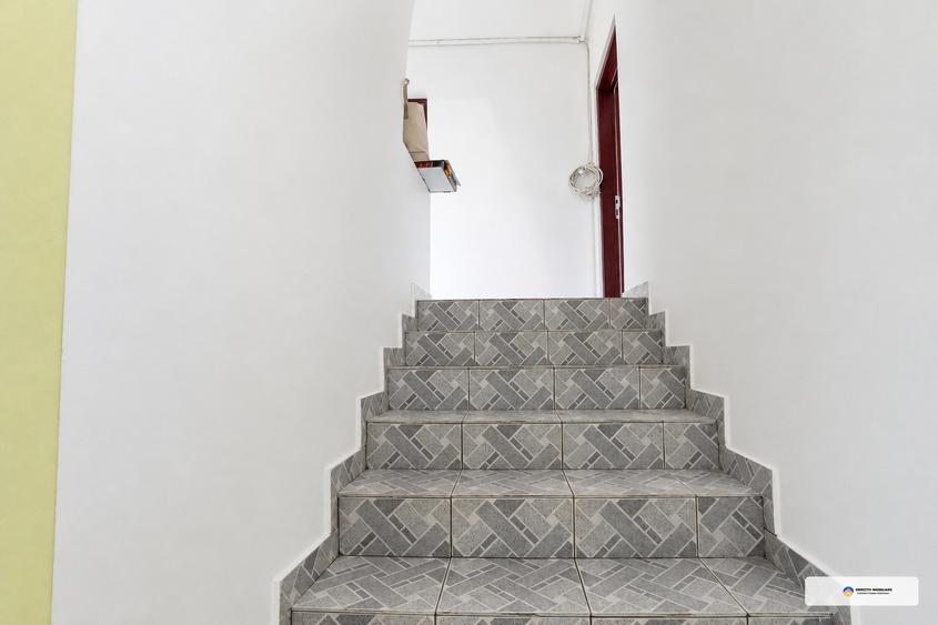 Apartament cu 4 camere decomandat în Central