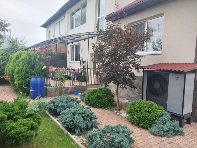 Duplex cu 5 camere cu Canalizare în Crăciunești