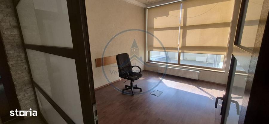 Spațiu comercial, de 180 mp, în Centura