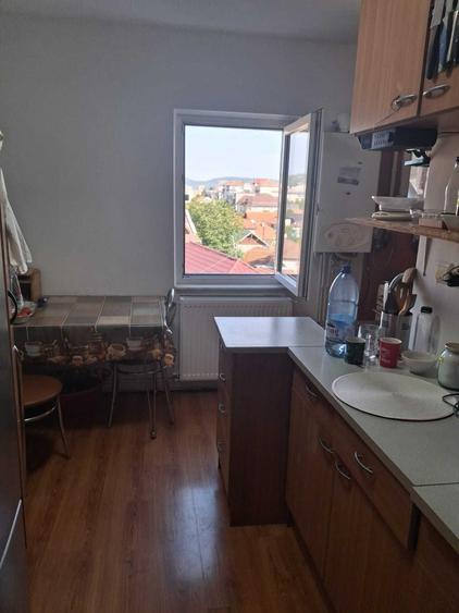 Apartament cu 3 camere decomandat în Dorobanți