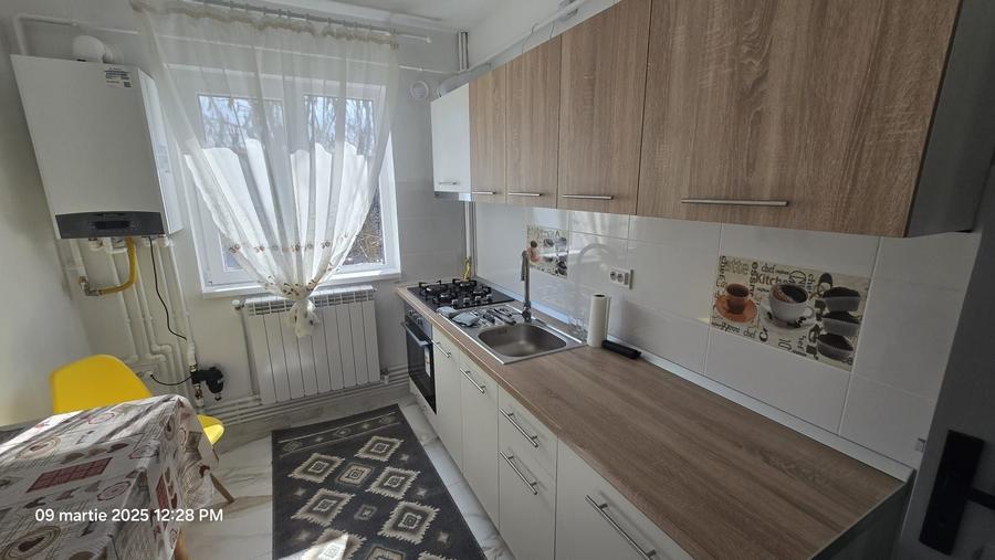 Apartament cu 2 camere semidecomandat în Primăverii